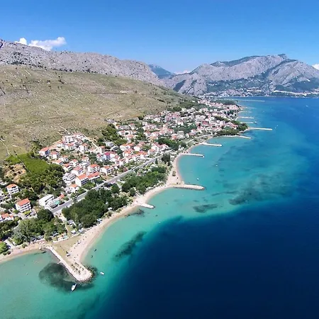 With A Parking Space Duce, - 20858 Omis